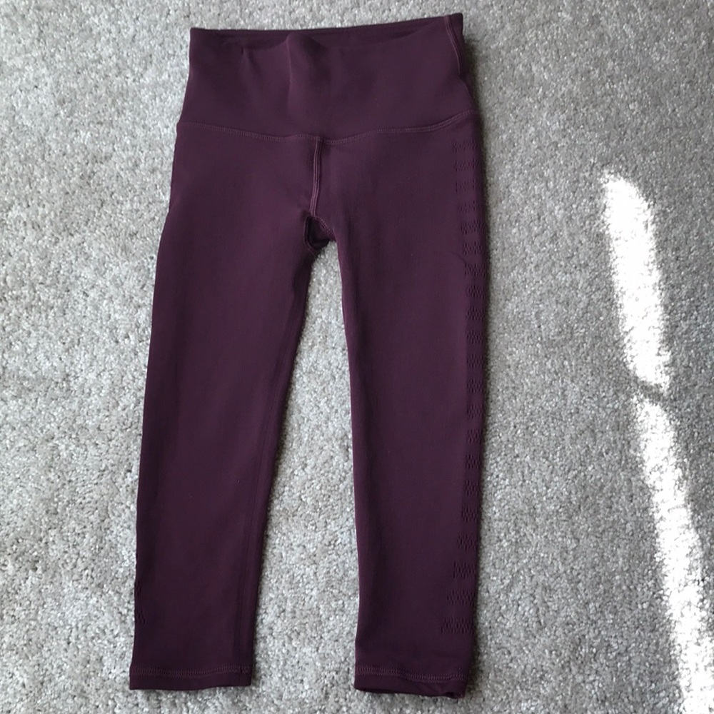 Lululemon yoga pants size 2. Good condition.